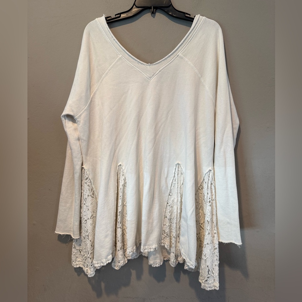Free People Cream Lace Long Sleeve Top see back cutest top